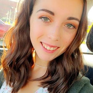 Meet your Posher, Angie